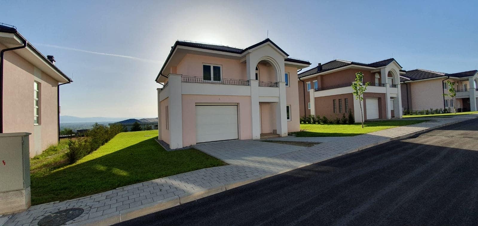 Peja Hill residences